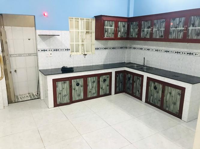 Bên trong nhà phố Tân Hòa Đông, Bình Tân Nhà phố hướng Nam hẻm xe hơi 6m, diện tích sử dụng 178.3m2.