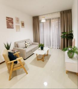 Phòng khách One Verandah Quận 2 Căn hộ One Verandah tầng trung, đầy đủ nội thất, view sông lãng mạn.