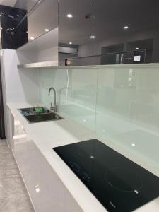 Bếp Saigon South Residence Căn hộ Saigon South Residence tầng cao, đầy đủ nội thất, 3 phòng ngủ.