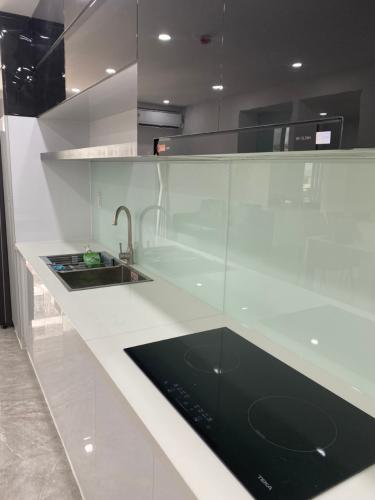 Bếp Saigon South Residence Căn hộ Saigon South Residence tầng cao, đầy đủ nội thất, 3 phòng ngủ.