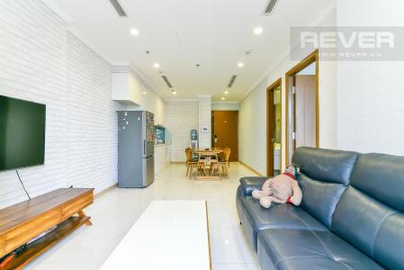 Phòng khách căn hộ VINHOMES CENTRAL PARK Bán hoặc cho thuê căn hộ Vinhomes Central Park 1PN, tầng cao, đầy đủ nội thất, view nội khu và thành phố