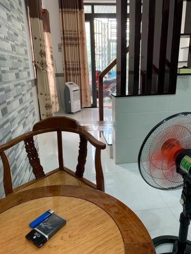 Phòng ăn nhà phố Quang Trung, Gò Vấp Nhà phố hướng Tây, diện tích 33.8m2, đầy đủ nội thất tiện nghi.