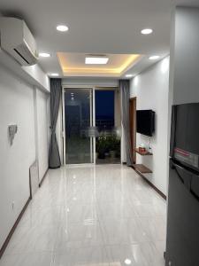 Căn hộ Richstar, Tân Phú Căn hộ Richstar tầng trung, view thành phố, đầy đủ nội thất.