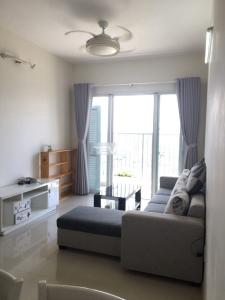 Phòng khách căn hộ Jamona City, Quận 7 Căn hộ Jamona City nội thất cơ bản, view nội khu vô cùng thoáng mát.
