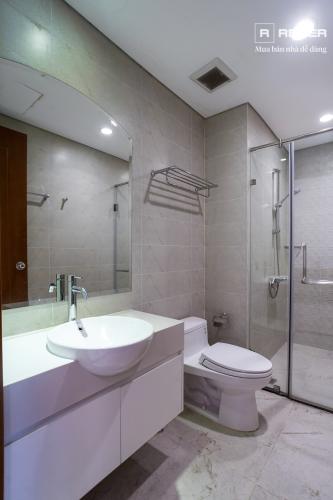 Toilet căn hộ VINHOMES CENTRAL PARK Cho Thuê căn hộ Vinhomes Central Park 1PN, đầy đủ nội thất, ban công Đông Bắc