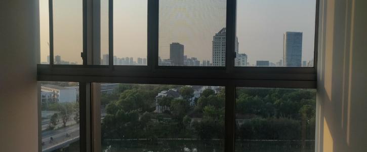 View nhìn ra phía ngoài căn hộ Midtown Căn hộ Phú Mỹ Hưng Midtown nội thất cơ bản, view thành phố.