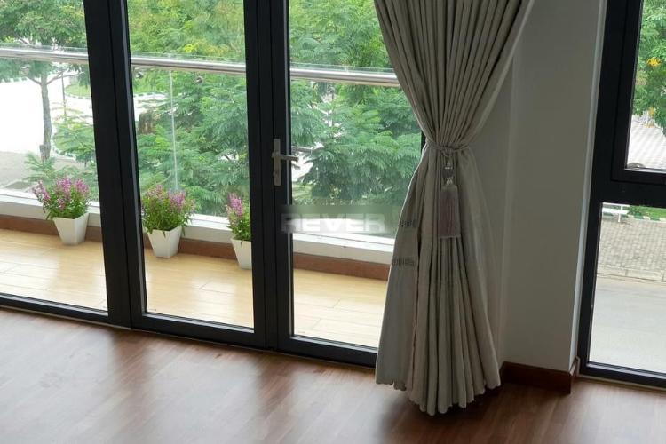 Ban công nhà phố Thủ Đức Nhà phố KĐT Vạn Phúc đầy đủ nội thất cao cấp, khu dân cư tri thức.