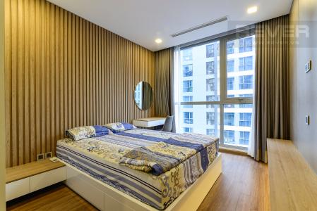 Phòng Ngủ 1 Căn hộ Vinhomes Central Park tầng cao, 2PN, đầy đủ nội thất, view hồ bơi