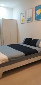 Phòng ngủ Rivergate Residence, Quận 4 Căn hộ Office-tel Rivergate Residence tầng trung hướng Tây Nam.