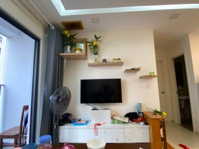 Phòng khách căn hộ M-One Nam Sài Gòn Căn hộ M-One Nam Sài Gòn hướng Đông Bắc, view nội khu yên tĩnh.