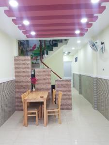 Phòng ăn nhà phố Cây Sung, Quận 8 Nhà phố quận 8 hẻm xe hơi, sổ hồng riêng, nội thất cơ bản.