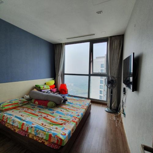 Phòng ngủ căn hộ Vinhomes Central Park Bán căn hộ tầng cao Vinhomes Central Park, 4 phòng ngủ, diện tích 155m2, đầy đủ nội thất, ban công hướng Đông Nam 