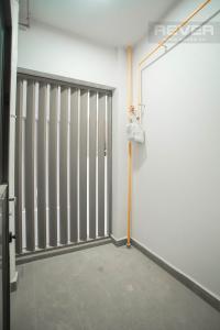 Lô gia căn hộ SAIGON SOUTH RESIDENCE Bán căn hộ Saigon South Residence 2PN, diện tích 71m2, bàn giao thô, ban công Đông Nam