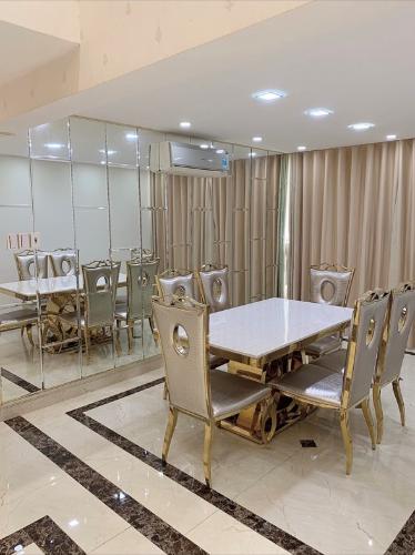 Nội thất Phú Hoàng Anh Căn hộ Phú Hoàng Anh Lofthouse tầng cao, đầy đủ nội thất