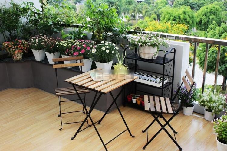 Ban công nhà phố Thủ Đức Nhà phố KĐT Vạn Phúc đầy đủ nội thất cao cấp, khu dân cư tri thức.