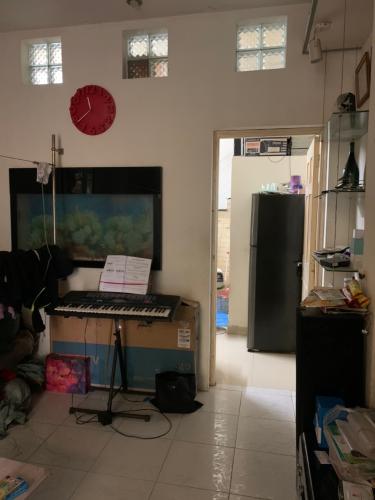 phòng ngủ nhà phố quận 4 Nhà hẻm 2.5m Quận 4, nội thất cơ bản, cách Nguyễn Tất Thành 500m.