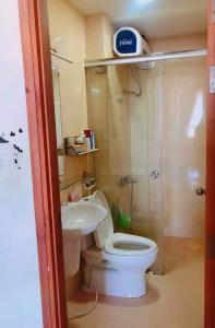 nhà tắm căn hộ CBD Premium Home Căn hộ The CBD Premium Home tầng trung, view thành phố.