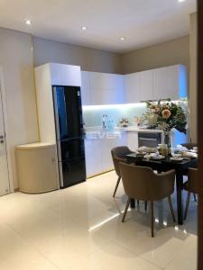 Nhà mẫu The Pegasuite 2, Quận 8 Căn hộ The Pegasuite 2 tầng cao, view nội khu hồ bơi.