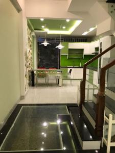 Phòng bếp nhà phố Bình Trưng Tây, Quận 2 Nhà phố mặt tiền sân vườn rộng rãi, thích hợp kinh doanh.