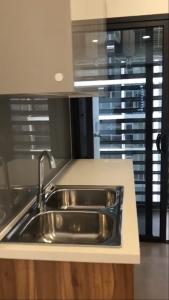 phòng bếp Eco Green Saigon Bán căn hộ Eco Green Saigon tầng cao, nội thất cơ bản, bàn giao ngay