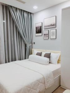 phòng ngủ Căn hộ Vinhomes Golden River tầng cao, view  lộng gió.