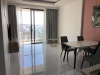 Căn hộ tầng trung Kingston Residence ban công hướng Đông.