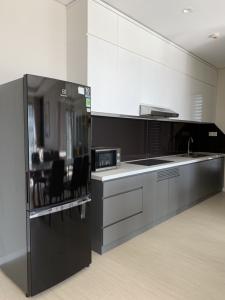 Phòng bếp Diamond Island Quận 2 Căn hộ Đảo Kim Cương đầy đủ nội thất, view thành phố.