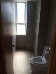 Phòng tắm căn hộ CitiSoho Bán căn hộ CitiSoho, diện tích 54.7m2 - 2 phòng ngủ, tầng thấp, không có nội thất, cửa hướng Đông Nam.