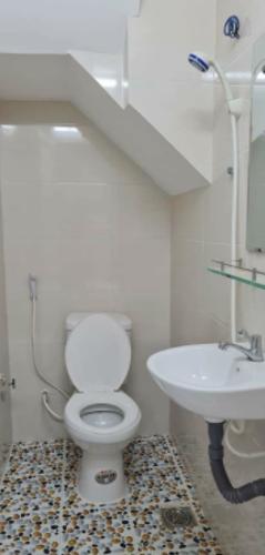 Bên trong nhà phố Chiến Lược, Bình Tân Nhà phố hướng Bắc, bàn giao sổ hồng riêng, đủ pháp lý.