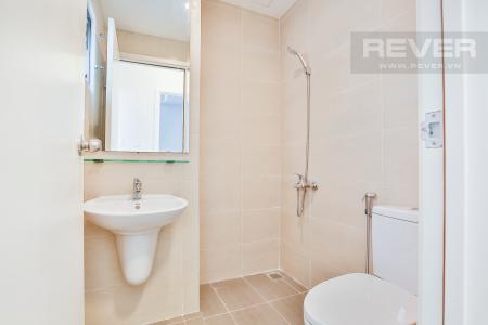 Toilet 1 Căn hộ Opal Riverside 2 phòng ngủ tầng cao A2 view sông