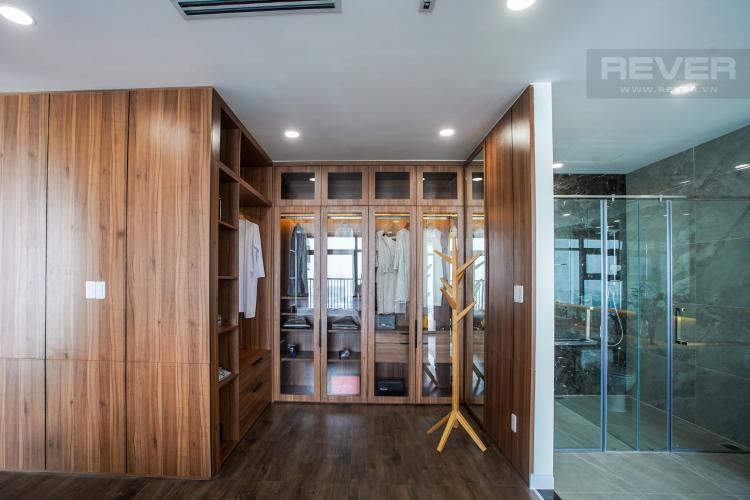 Phòng thay đồ Penthouse Jamila Khang Điền Bán Penthouse Jamila Khang Điền 3PN, diện tích 243m2, thiết kế thông tầng, đầy đủ nội thất cao cấp, view sông và thành phố