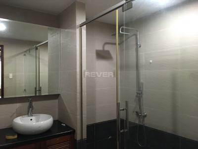 Phòng tắm nhà phố Nhà phố hướng Đông 2 mặt hẻm xe hơi, diện tích sử dụng 376m2.