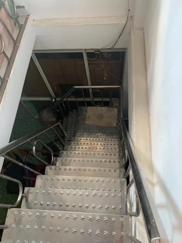 Cầu thang nhà phố Quận 9 Bán nhà hẻm 39 đường 385, Tăng Nhơn Phú A, Quận 9, sổ đỏ, gần Bệnh viện Quận 9