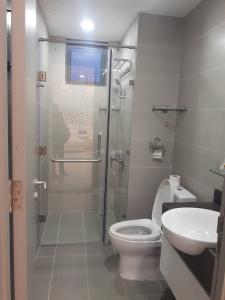 Nhà tắm Cho thuê căn hộ The Gold View 3 phòng ngủ diện tích 130.4m2
