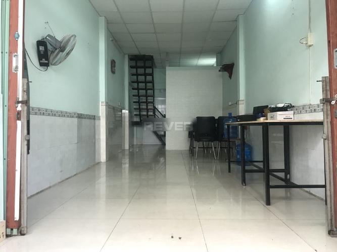 Không gian nhà phố Quốc lộ 13, Thủ Đức Nhà phố hẻm Quốc lộ 13 hướng Đông Nam, sổ hồng riêng.