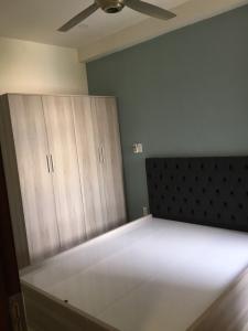 phòng ngủ Bán căn hộ Saigon South Residence 2 phòng ngủ và 2 phòng tắm, tầng trung, diện tích 74m2