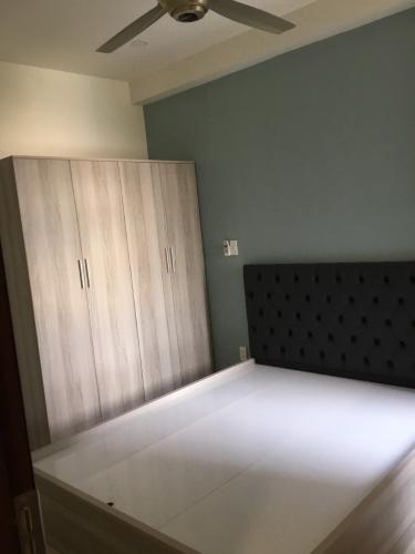 phòng ngủ Bán căn hộ Saigon South Residence 2 phòng ngủ và 2 phòng tắm, tầng trung, diện tích 74m2