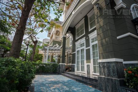 Sân biệt thự Nhà Bè Bán hoặc cho thuê biệt thự KDC Kim Long, Nhà Bè, diện tích đất 10x21m, đầy đủ nội thất cao cấp, cửa hướng Nam