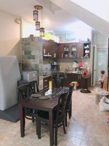 Nhà phố đường Nguyễn Xí, Bình Thạnh Nhà nguyên căn hẻm đường Nguyễn Xí, diện tích 4m x12m