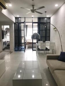 Phòng khách căn hộ LEXINGTON RESIDENCE Bán căn hộ Lexington Residence 1PN, tầng 9, đầy đủ nội thất, ban công Đông Nam