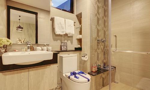 TOILET căn hộ Feliz En Vista Căn hộ Feliz En Vista tầng cao đầy đủ nội thất, view nội khu.