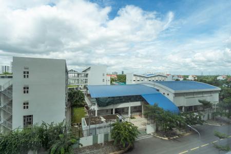 View căn hộ Saigon South Residence Cho thuê căn hộ 3PN, diện tích 104m2, đầy đủ nội thất, view nội khu toàn cảnh dự án Saigon South Residence.