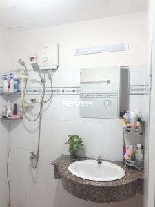 Phòng tắm chung cư Lê Thành, Bình Tân Căn hộ chung cư Lê Thành tầng trung, hướng Đông Nam.