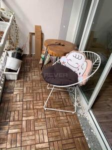 Ban công căn hộ Happy City Căn hộ chung cư Happy City cửa hướng Đông, view nội khu mát mẻ.