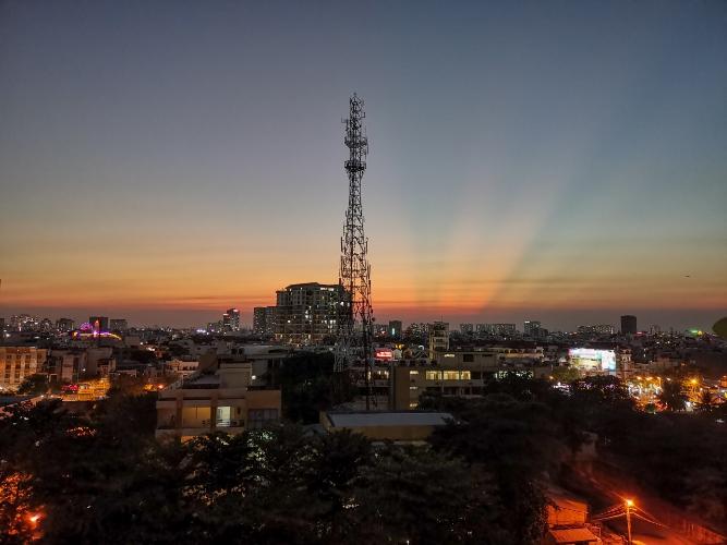 View chung cư Bưu Điện Quận 10 Căn hộ chung cư Bưu điện trung tâm quận 10, ban công cây xanh.