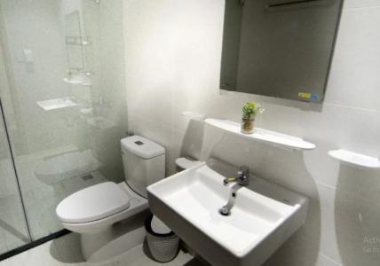 Phòng tắm Jamila Khang Điền, Quận 9 Căn hộ Jamila Khang Điền tầng cao, view thành phố sầm uất.