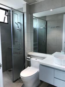 Phòng tắm Căn hộ Feliz En Vista Căn hộ Feliz En Vista tầng cao, nội thất cơ bản, view thành phố.