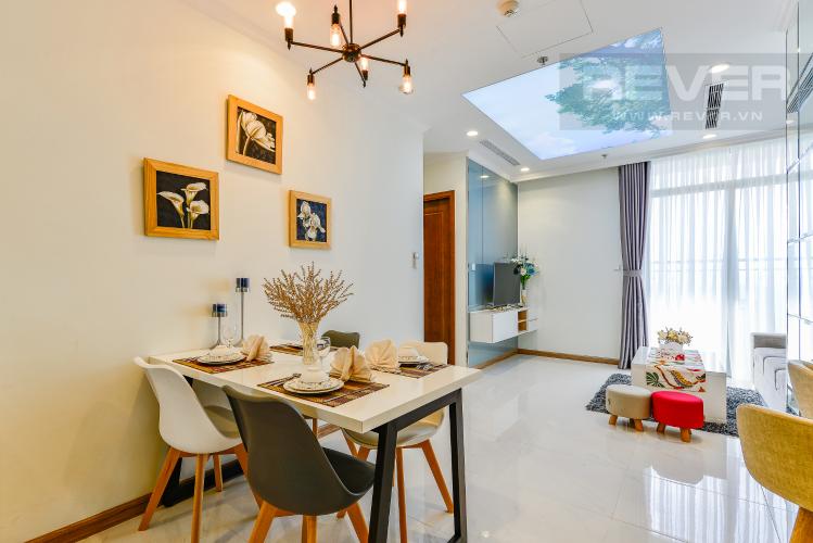Bàn ăn Căn hộ Vinhomes Central Park 2 phòng ngủ tầng cao C3 hướng Tây