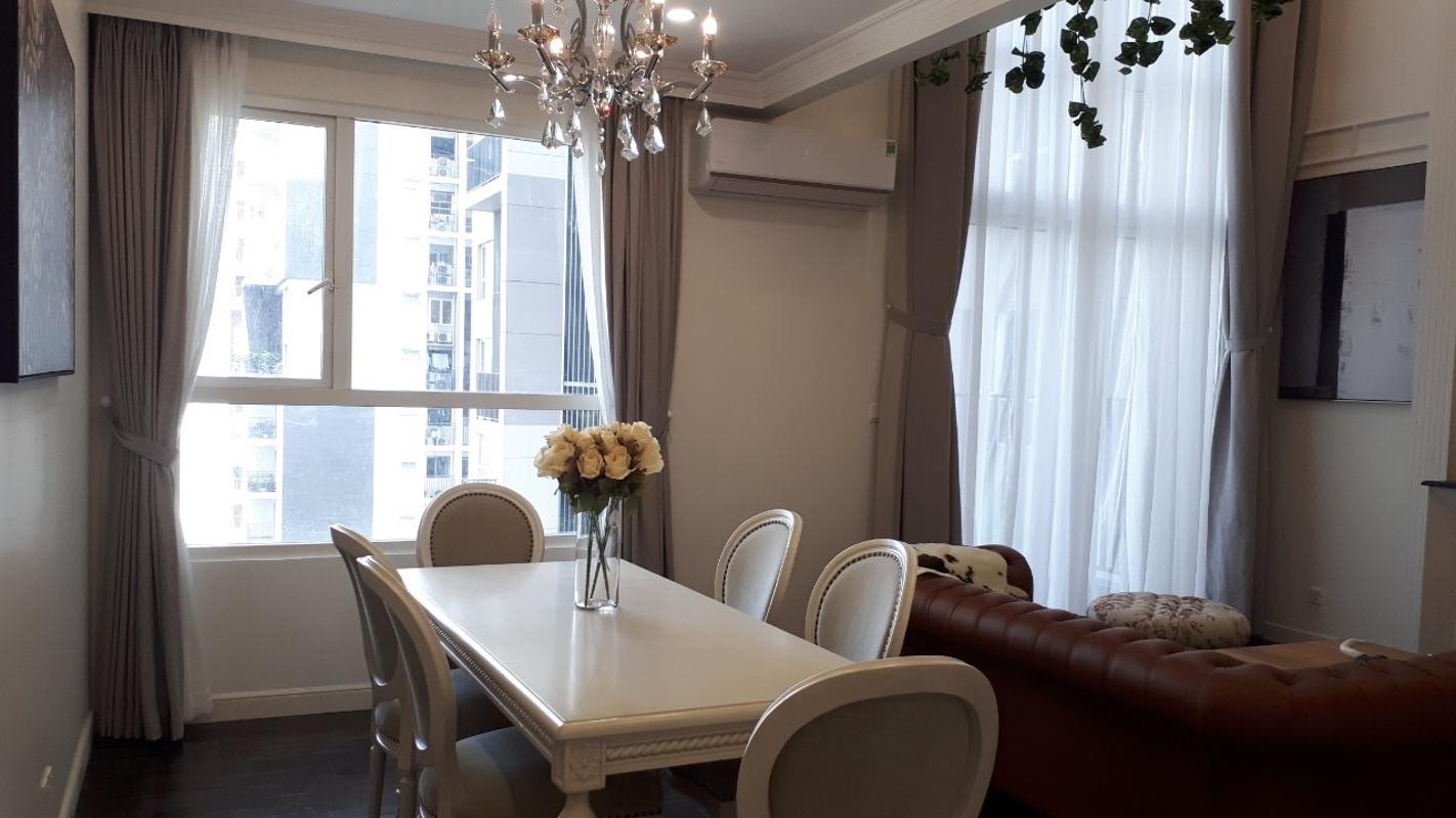 Phòng khách căn hộ Vista Verde Bán căn hộ Vista Verde thuộc tháp Orchird, diện tích 140m2, gồm 4 phòng ngủ, đầy đủ nội thất cao cấp 