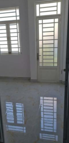 Bên trong nhà phố Chiến Lược, Bình Tân Nhà phố hướng Bắc, bàn giao sổ hồng riêng, đủ pháp lý.